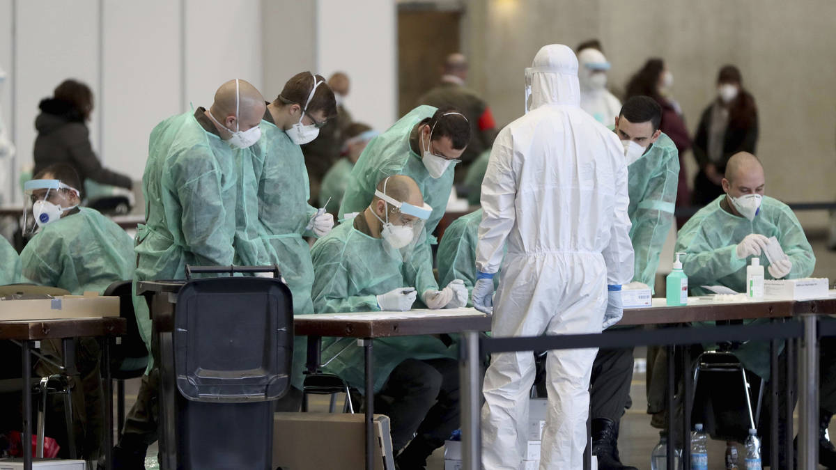 Snowstorm wreaks havoc on Austria virus testing programme | LBC