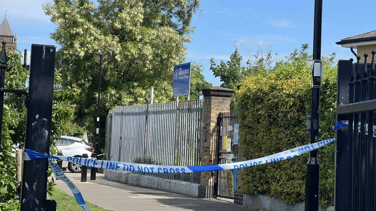 Ealing stabbing: Woman, 21, found knifed to death in alleyway | LBC