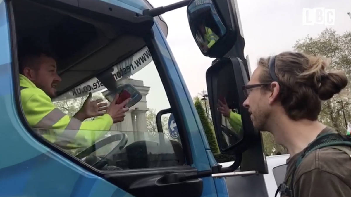 Moment Angry Lorry Driver Yells At Extinction Rebellion Protester For ...