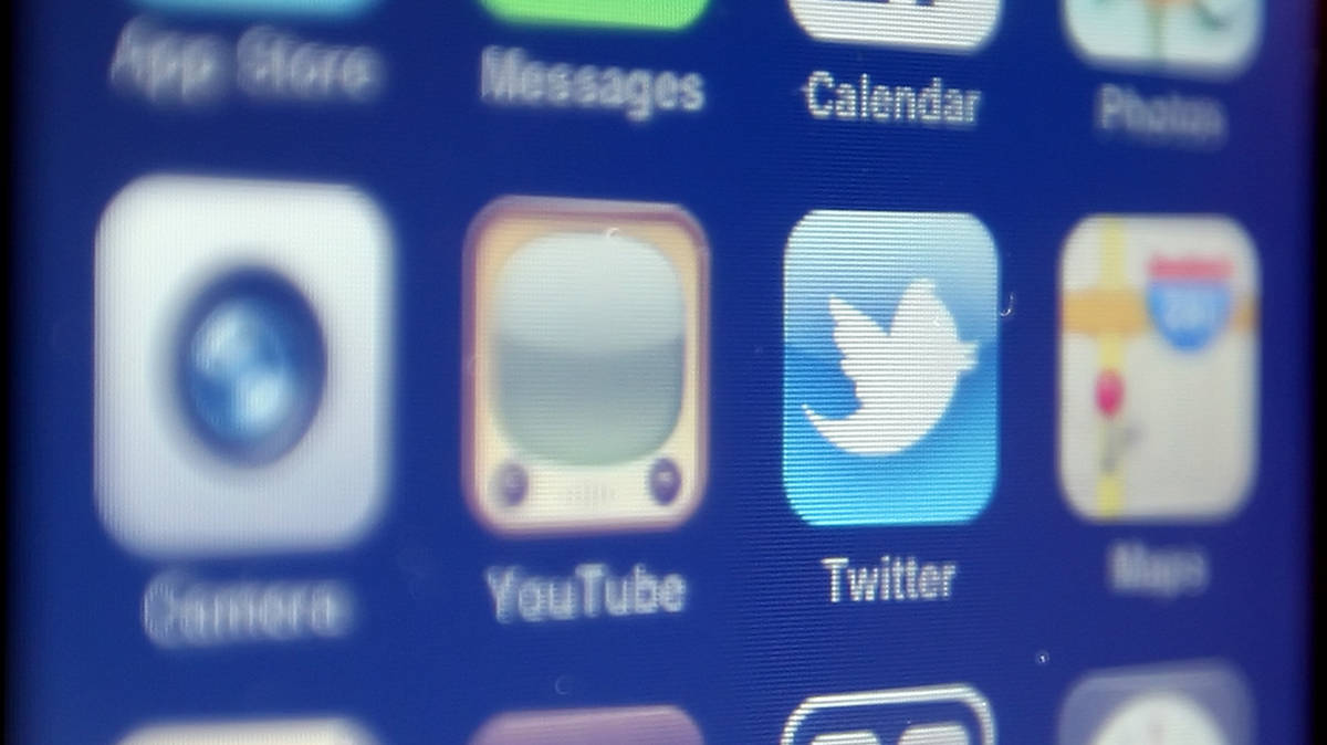 Twitter glitches as links and images fail to load | LBC