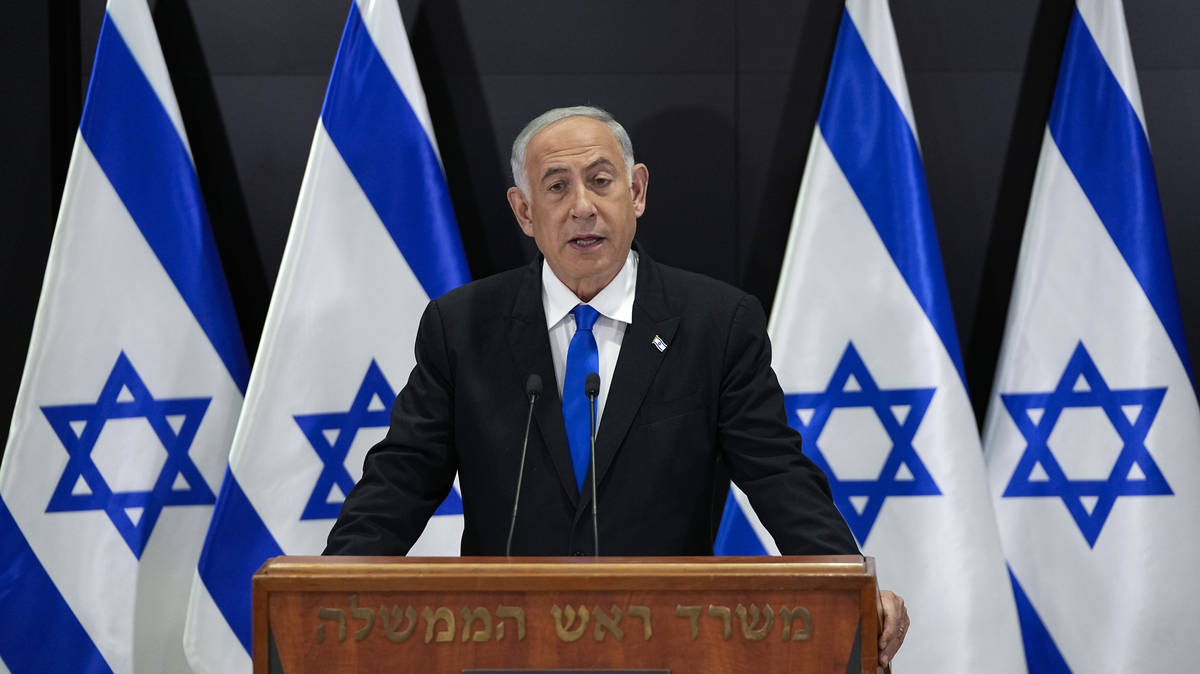 Benjamin Netanyahu retracts firing of defence minister amid tension | LBC