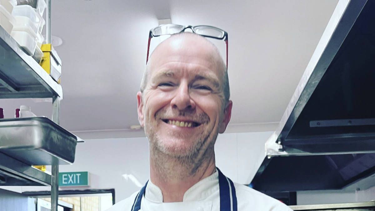 Celeb chef bans vegans from his restaurant for 'mental health reasons ...