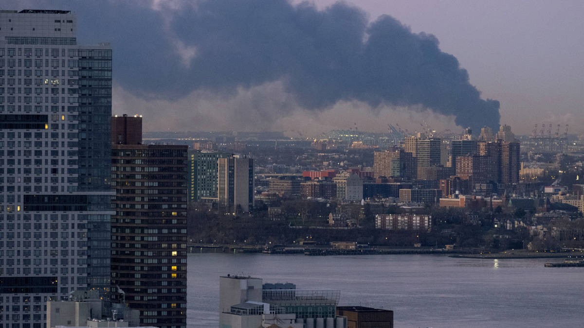 100 firefighters tackle blaze at former Singer sewing machine factory | LBC