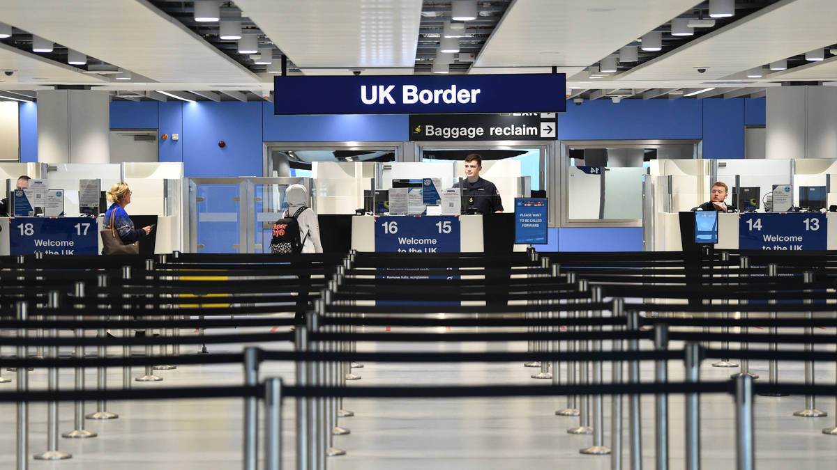 Hundreds of Border Force officers at Heathrow Airport to stage four-day ...