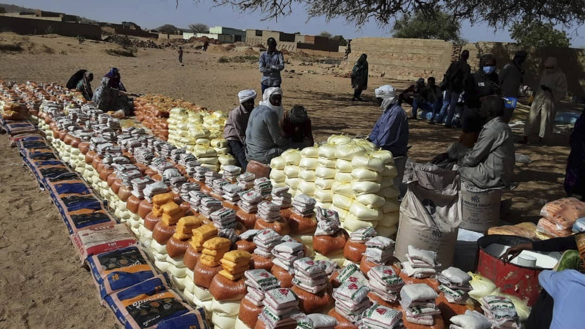 UN begins distributing food in war-torn region but warns of starvation ...