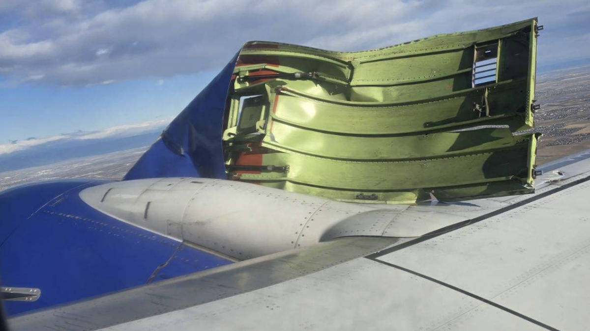 Passengers terrified after metal cover ‘rips off’ Boeing 737 engine ...