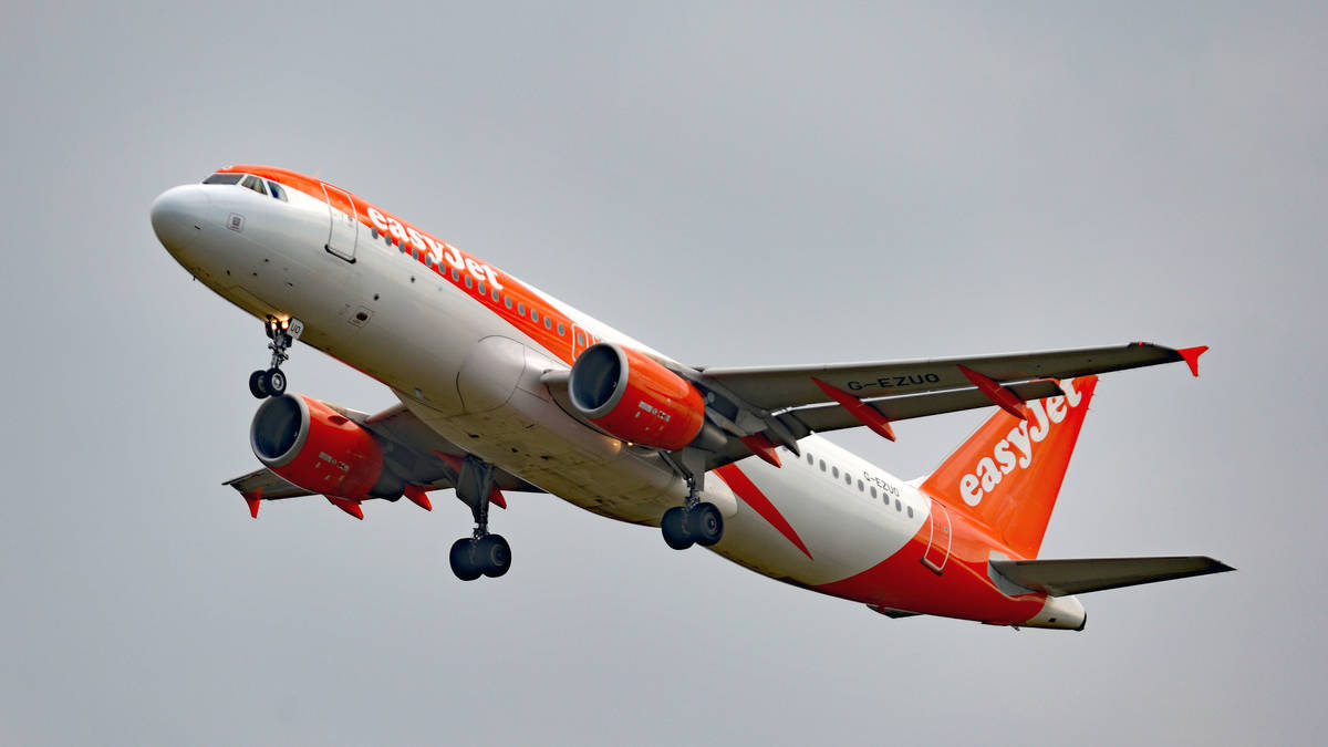 EasyJet cuts winter losses by more than £50 million | LBC