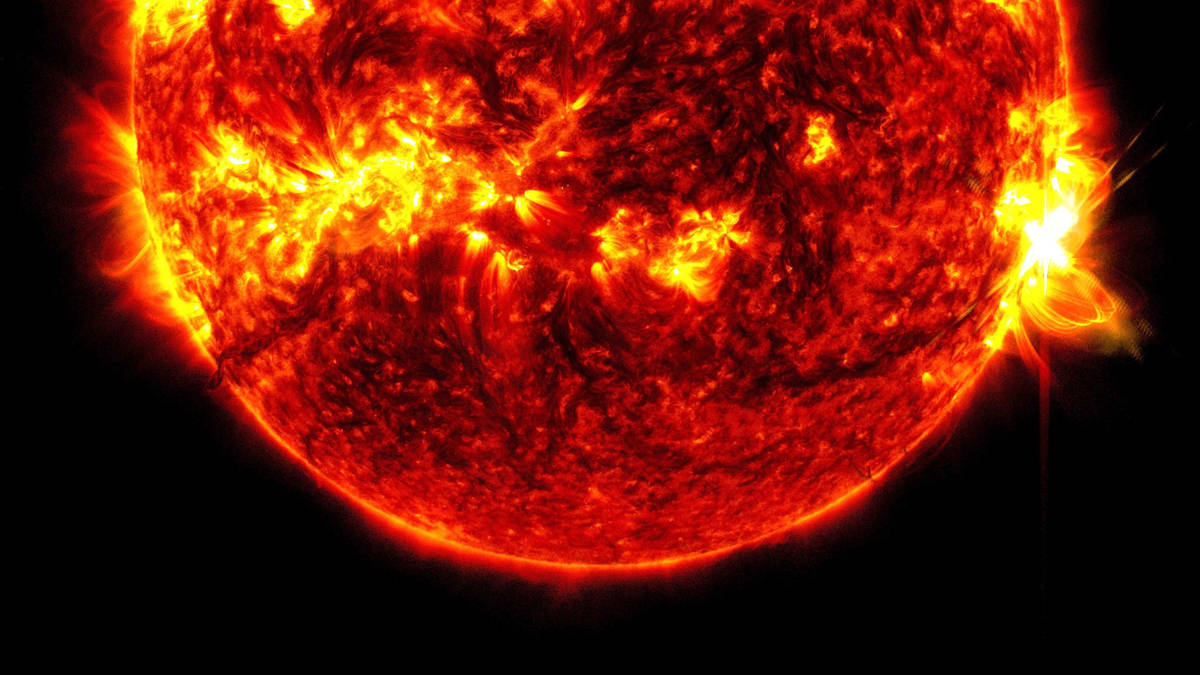 Sun shoots out biggest solar flare in nearly a decade | LBC