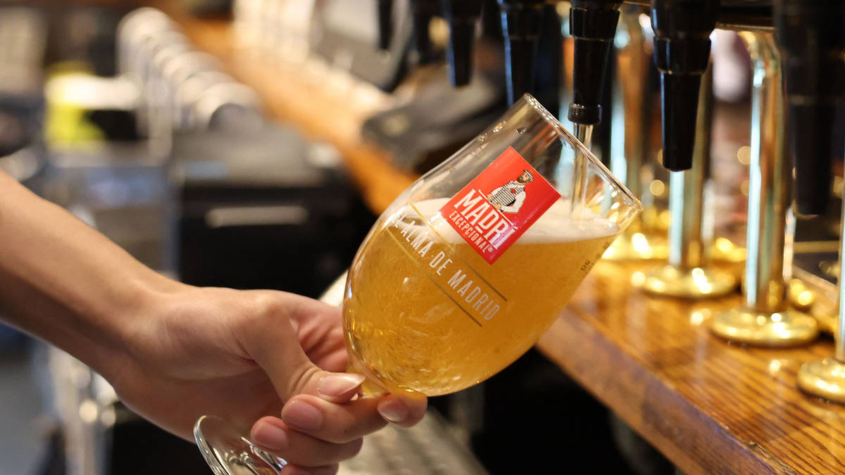 Punters losing out as nearly 90% of beer served in British pubs and ...