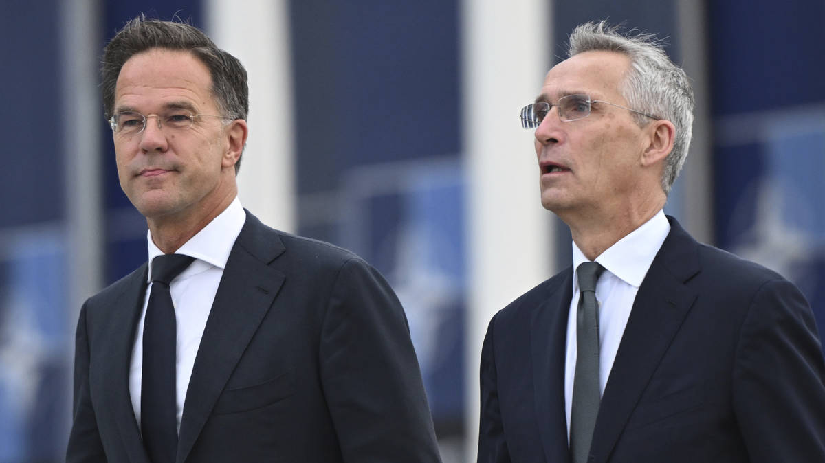 Nato’s longtime chief hands over to former Dutch premier Mark Rutte | LBC