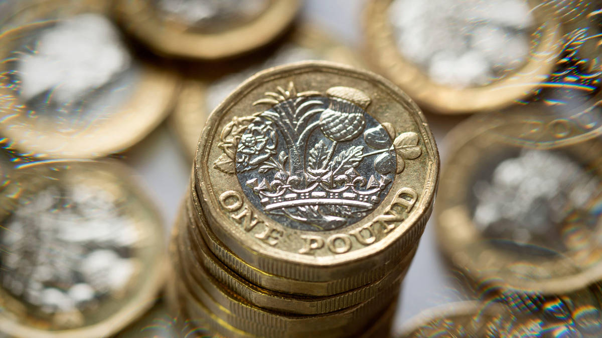 Pound falls to lowest point in over a year as soaring borrowing costs ...
