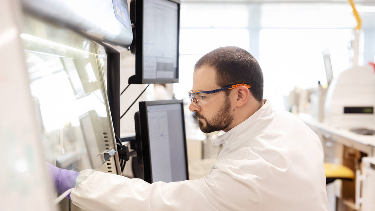 GSK buys US-based rare cancer treatment developer for up to £1bn | LBC