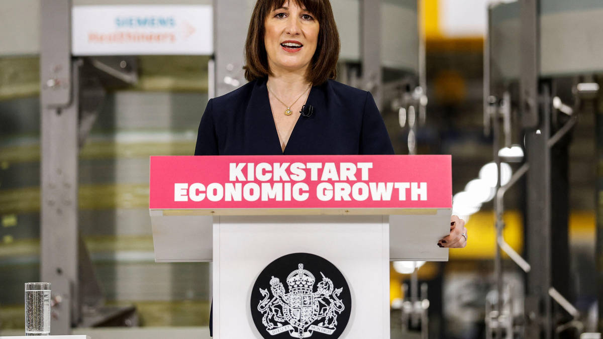 Reeves calls for economic growth talks with bank chiefs, after ...