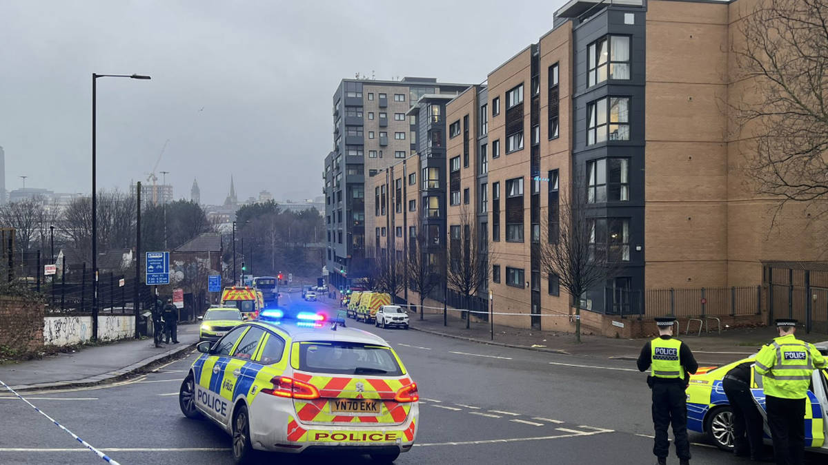 Flats evacuated in Sheffield as armed police confront man ‘with weapons ...