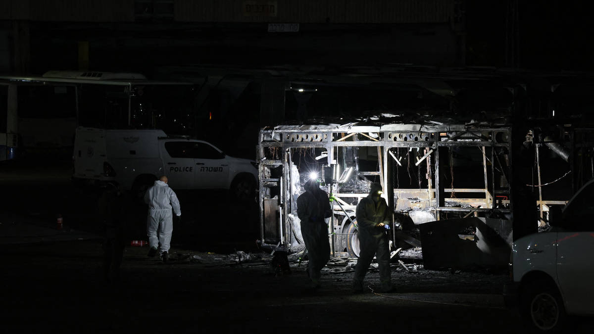 'Several' buses explode in Israel in 'suspected terror attack' | LBC