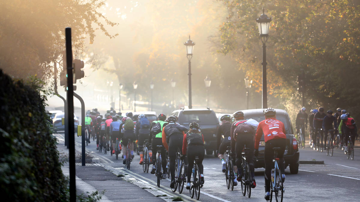 Regent's Park cyclists plagued by violent 'bikejacking' gangs - as ...