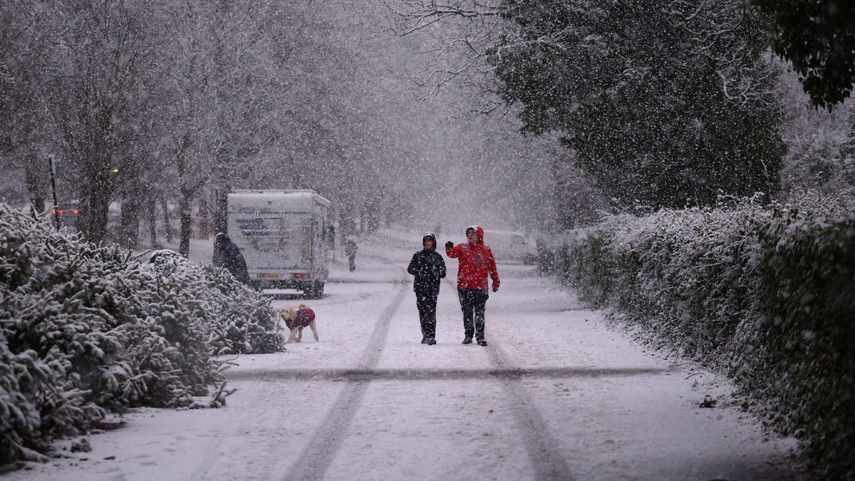 Exact date snow bomb to hit UK with temperatures set to plummet below ...