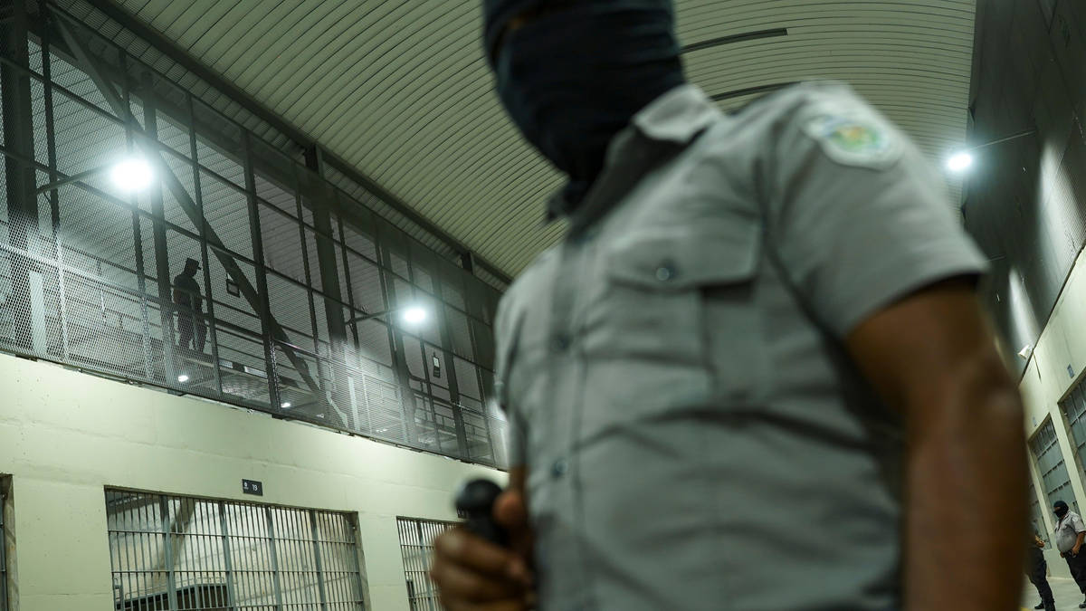 US judge orders Trump administration to allow lawyers access to Venezuelan man held in El Salvador