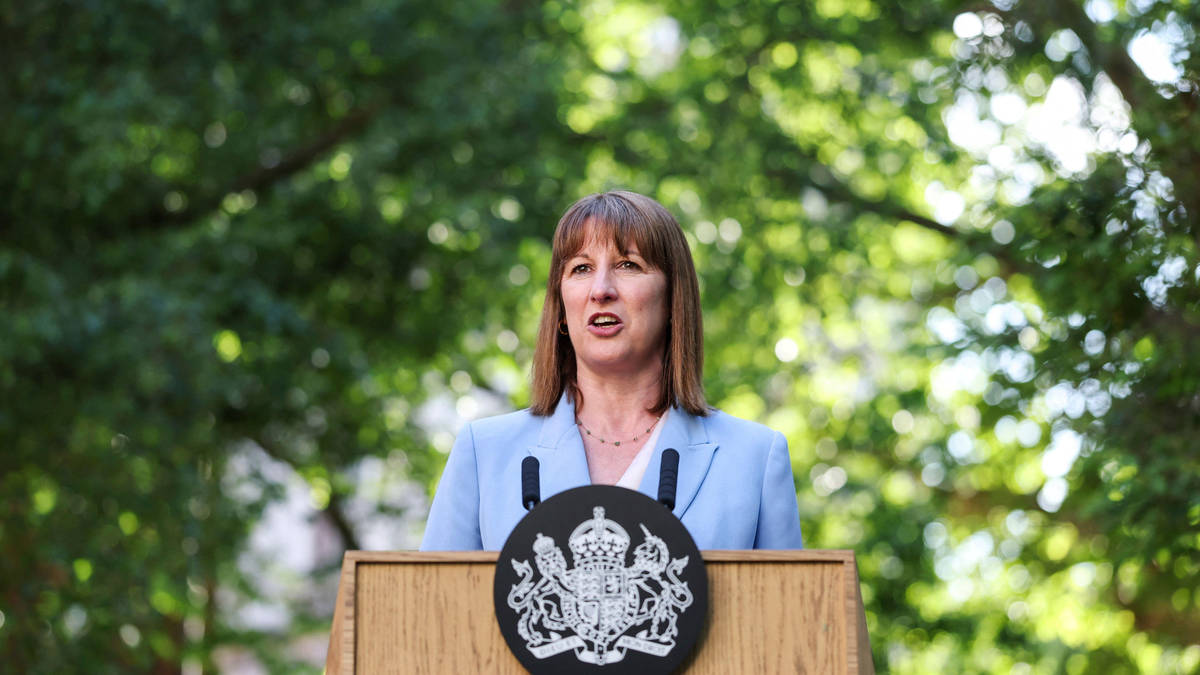 Rachel Reeves U-turns on plans to cut ISA limit to £4k | LBC