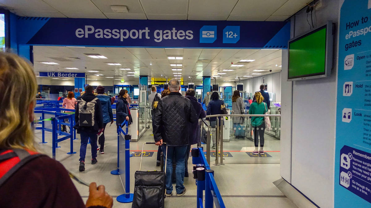 Britons will be denied use of e-gates across EU until October at ...