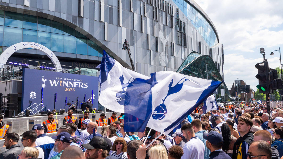 Tottenham victory parade: Route and times revealed | LBC