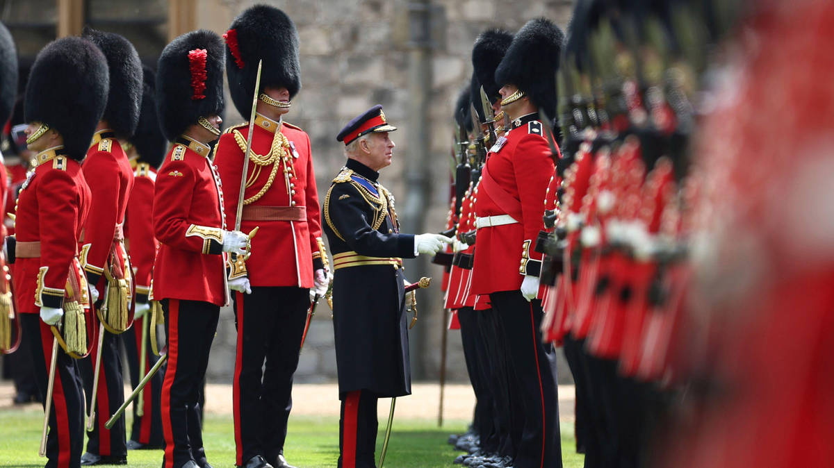 King presents new Colours to Coldstream Guards at Windsor Castle | LBC