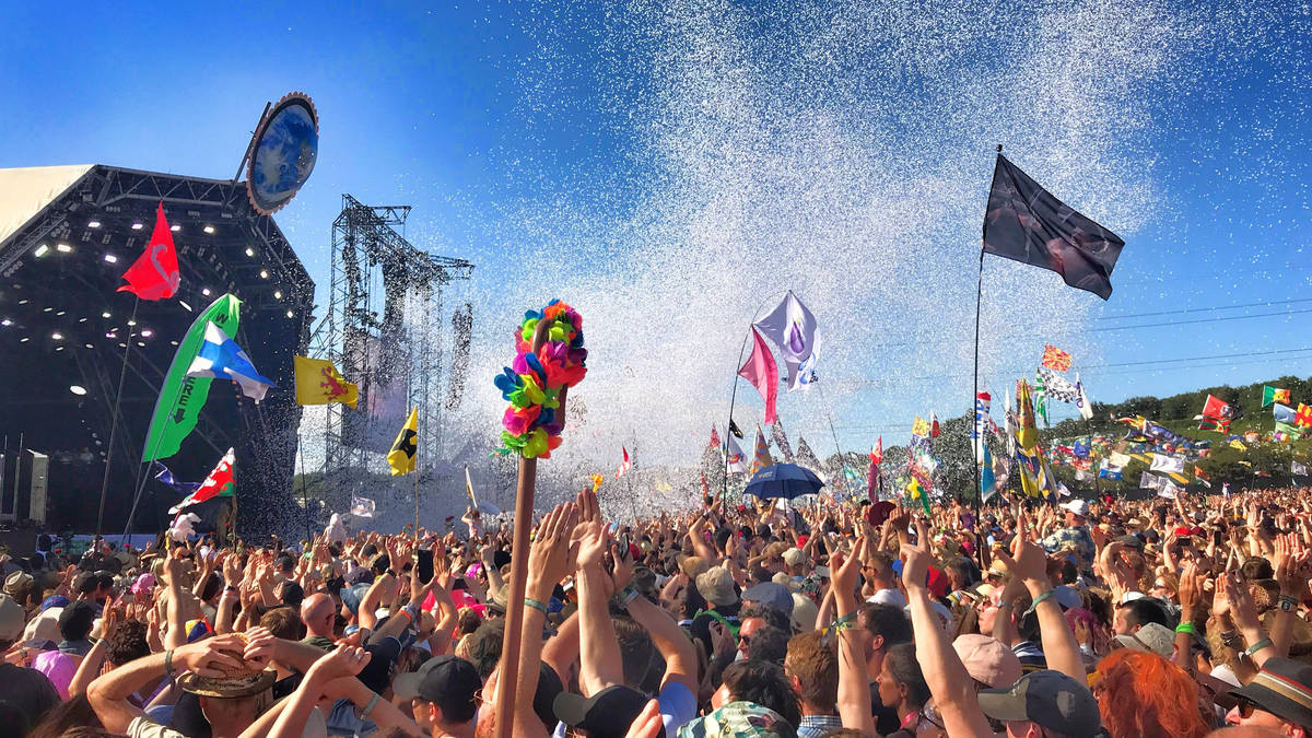 洋書 THE GLASTONBURY FESTIVALS 洋書 THE GLASTONBURY FESTIVALS Glastonbury Festivals - see