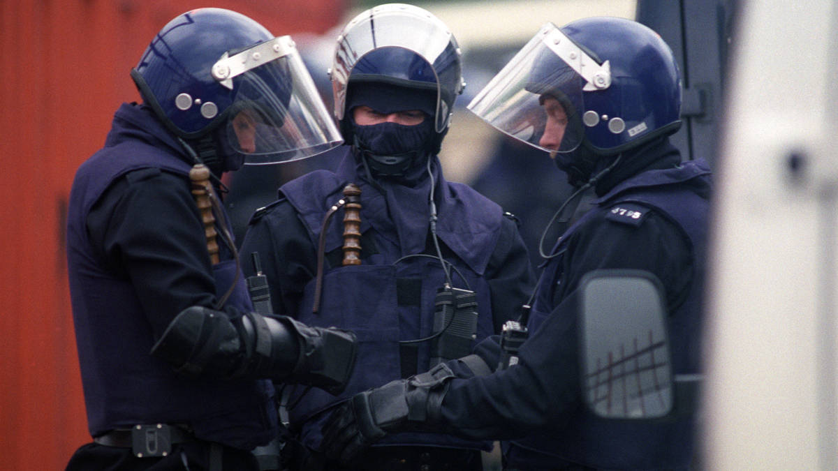 Riot police called as spoof 'gender reveal party' turns into 200-person ...