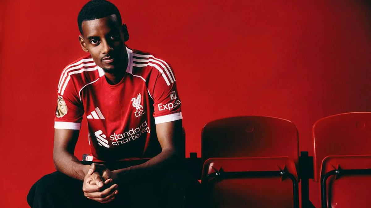 Liverpool announce signing of Alexander Isak for British-record fee | LBC
