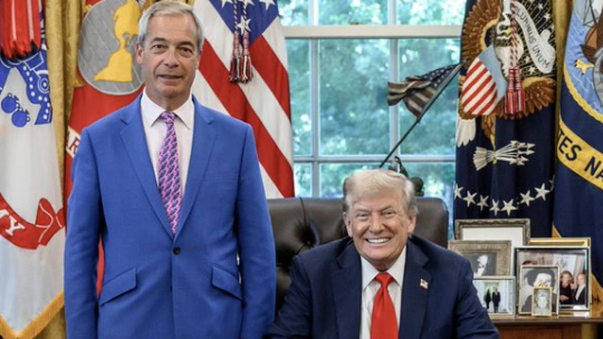 'It's good to be back': Nigel Farage posts selfie with Donald Trump from Oval Office
