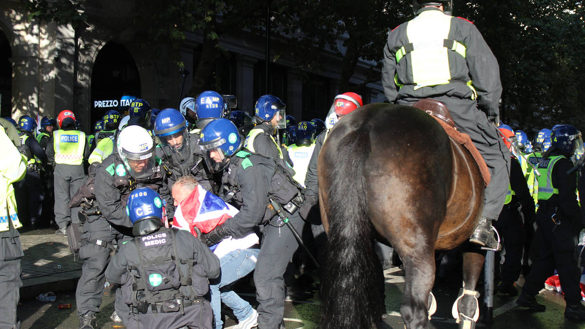 Met police condemn protestors after 25 officers injured by 'projectiles ...