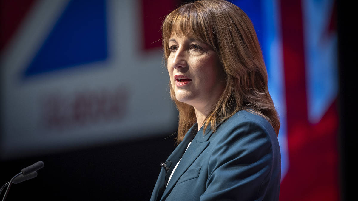 Reeves 'to slash ISA limits at Budget' in bid to get Brits to buy ...