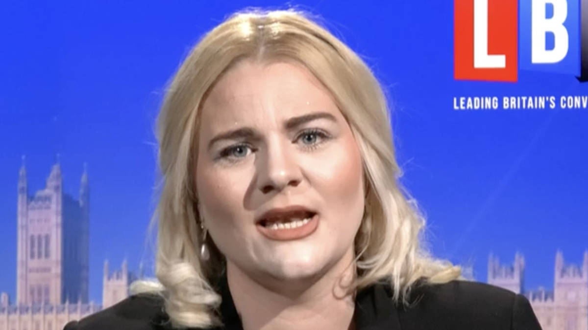 Government 'more than embarrassed' following string of prisoner escapes, minister admits