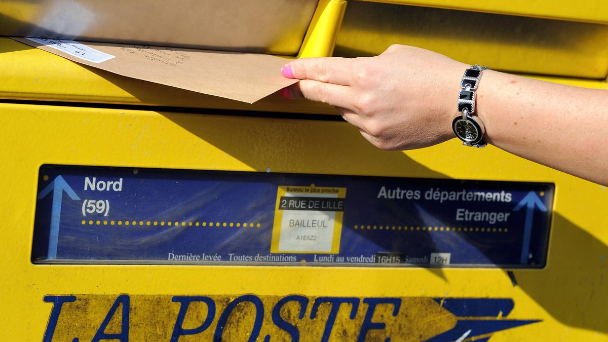 Postman Threw Over 300 Letters in the Bin | Riviera Radio