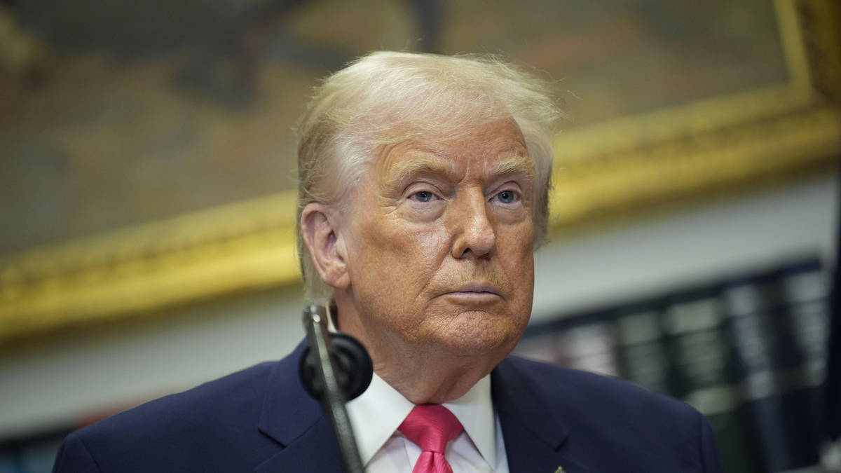 Donald Trump blocks all immigration applications from 19 countries – and plans to extend ban to 30 nations