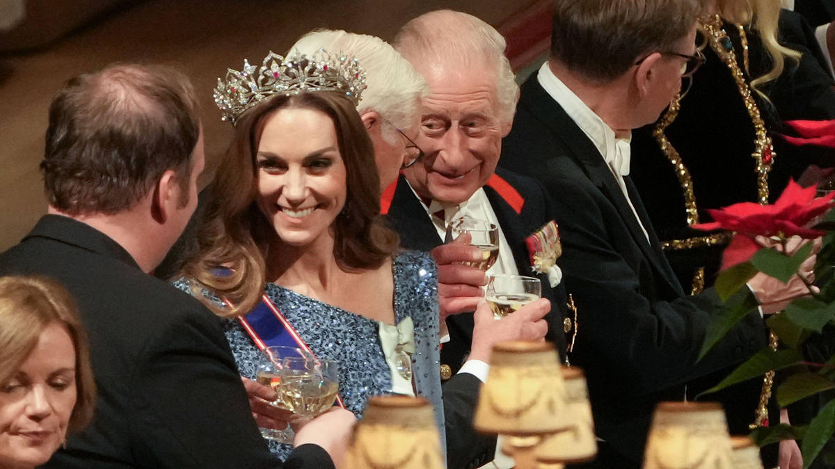 Princess of Wales's touching tiara tribute as King Charles hosts German President at glittering festive banquet