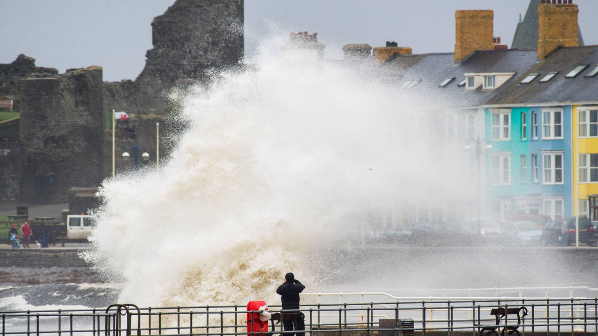 Amber warning as Storm Bram set to bring 90mph winds to parts of UK | LBC