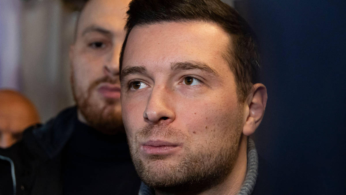 French presidential frontrunner 'will allow UK to push back migrant boats' and backs Farage for PM