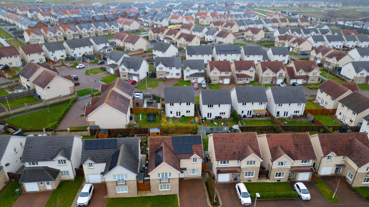 Government accused of fuelling 'war with motorists' amid plans to restrict parking spaces in new-build estates