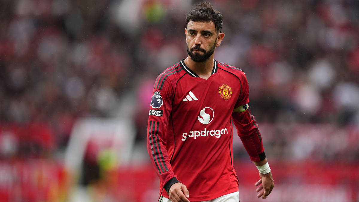 Ruben Amorim refuses to put timescale on Bruno Fernandes recovery for ...