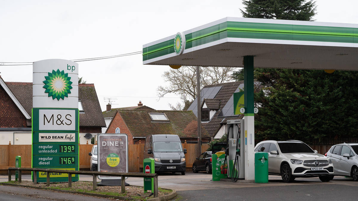 are-uk-petrol-stations-open-on-christmas-day-lbc