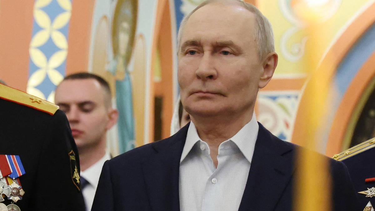 Putin 'rejects Ukraine peace plan' as US warns of 'significant' air attack on Kyiv