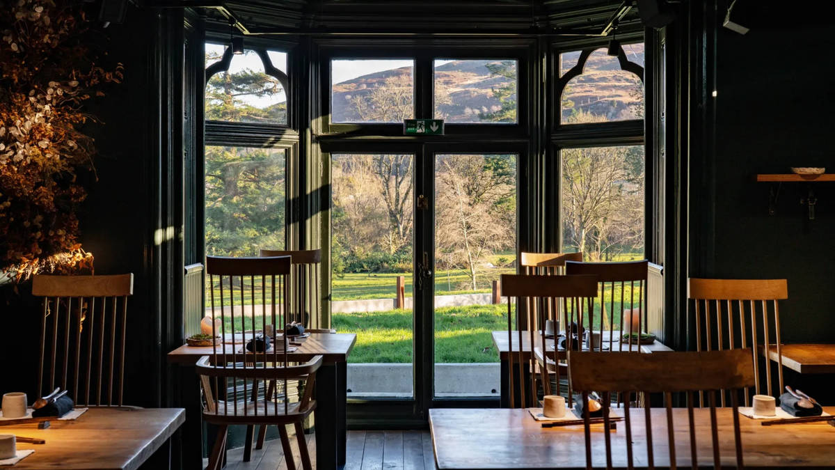 Two-star Michelin chef 'not embarrassed' by one star hygiene rating | LBC