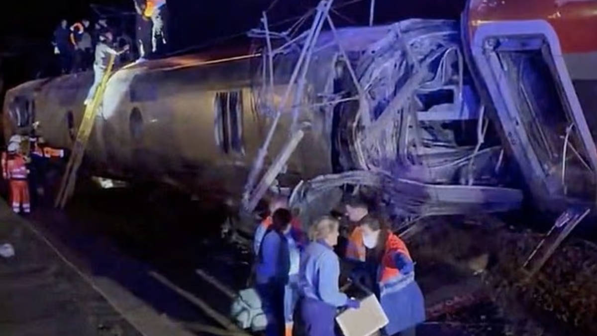 At least 39 dead and nearly 200 injured after high-speed train collision in Spain