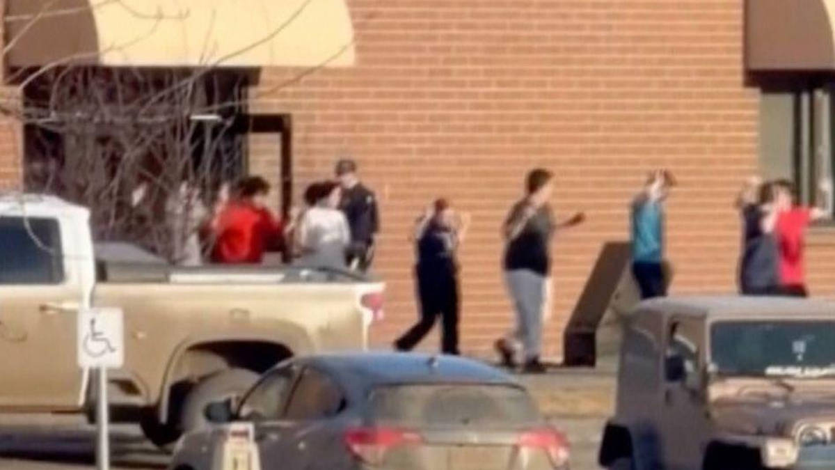 One of Canada’s worst mass shootings leaves 10 dead, including suspect ...