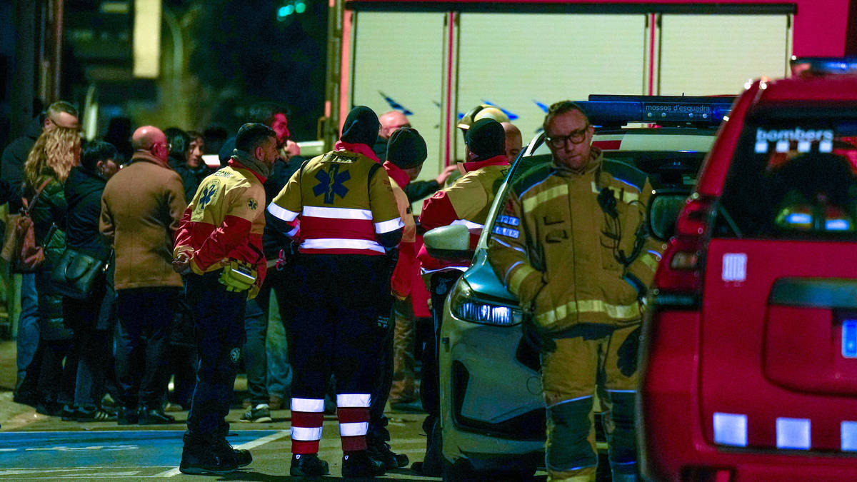 Five dead and five injured after fire at Spanish apartment building | LBC