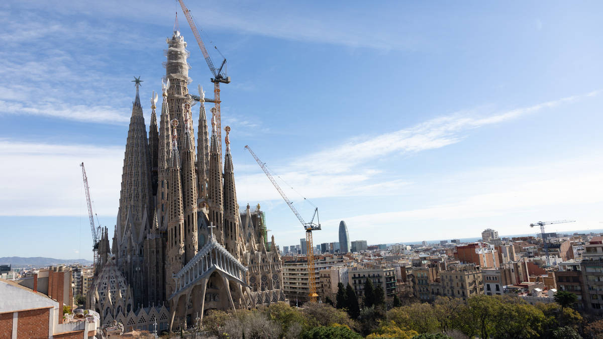 Barcelona Sagrada Familia reaches full height, capping Gaudí’s vision at 566 feet