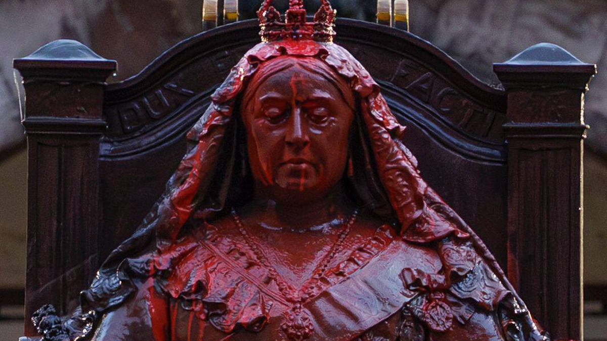Statue of Queen Victoria in hospital complex vandalised in paint attack