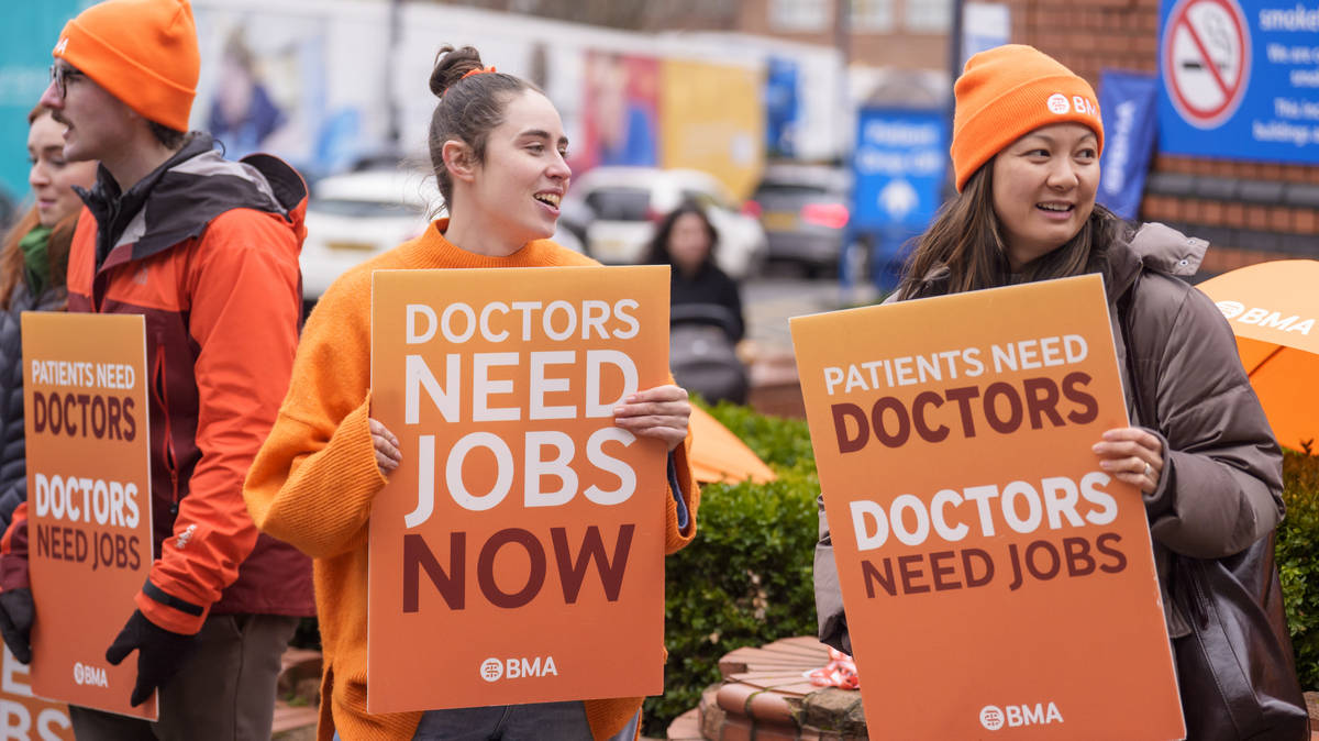 Resident doctors: crunch talks to take place as deadline looms | LBC