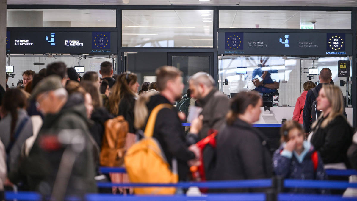 Holidaymakers warned of delays as new EU border checks come into force